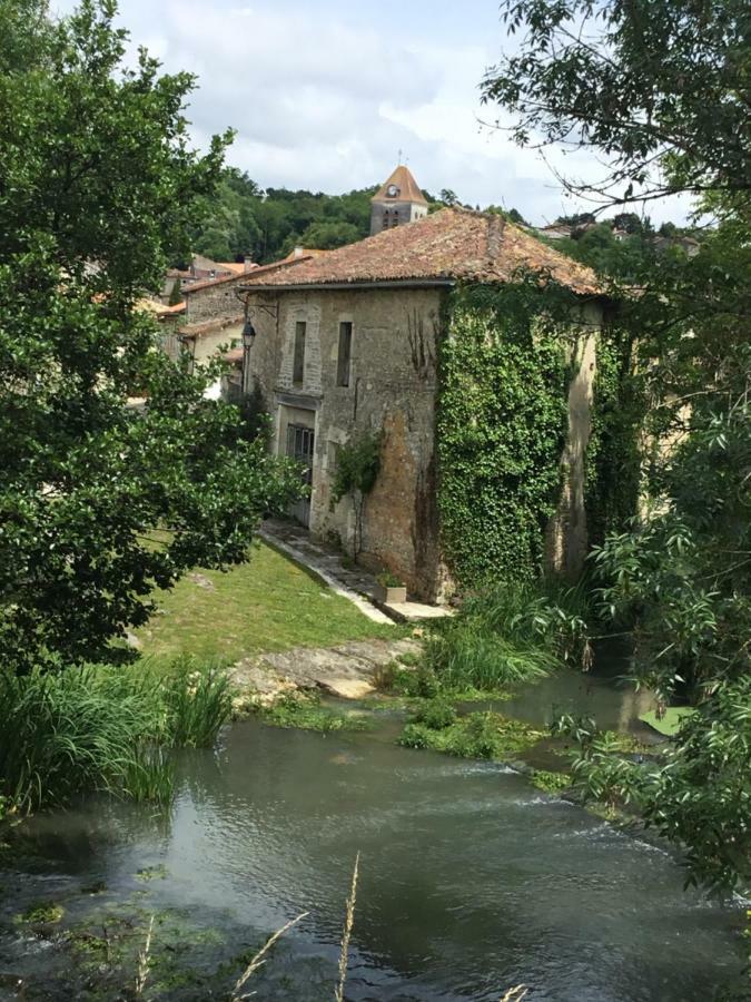 La Vieille Maison Rose Bed & Breakfast Nanteuil-en-Vallee ภายนอก รูปภาพ